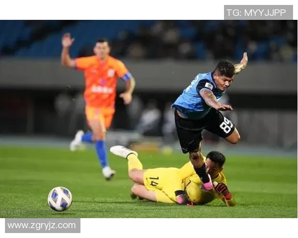 各大足球明星独特踢球技巧解析与风格对比