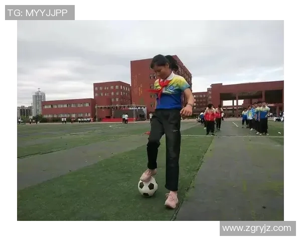 足球明星童年时期的可爱头像女神们的成长故事与梦想追逐