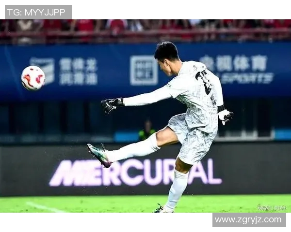 踢得最骚的足球明星盘点那些让你目不转睛的华丽技巧与精彩瞬间